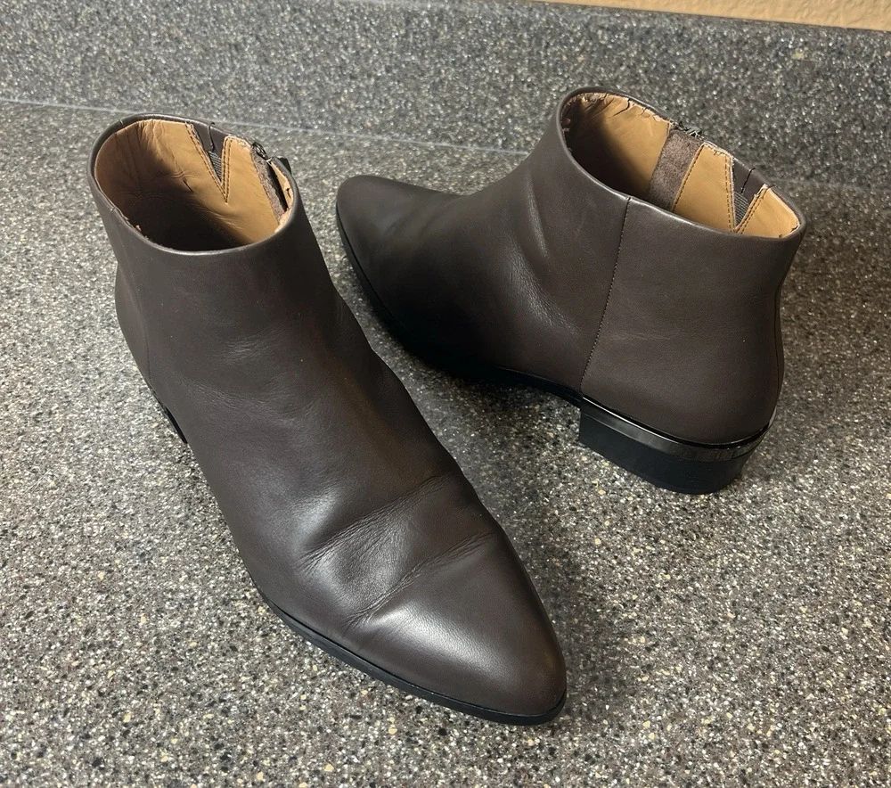 Coach Womens Sz 10B Brown Leather Block Heel Zip Fashion Ankle Boots Pointed Toe